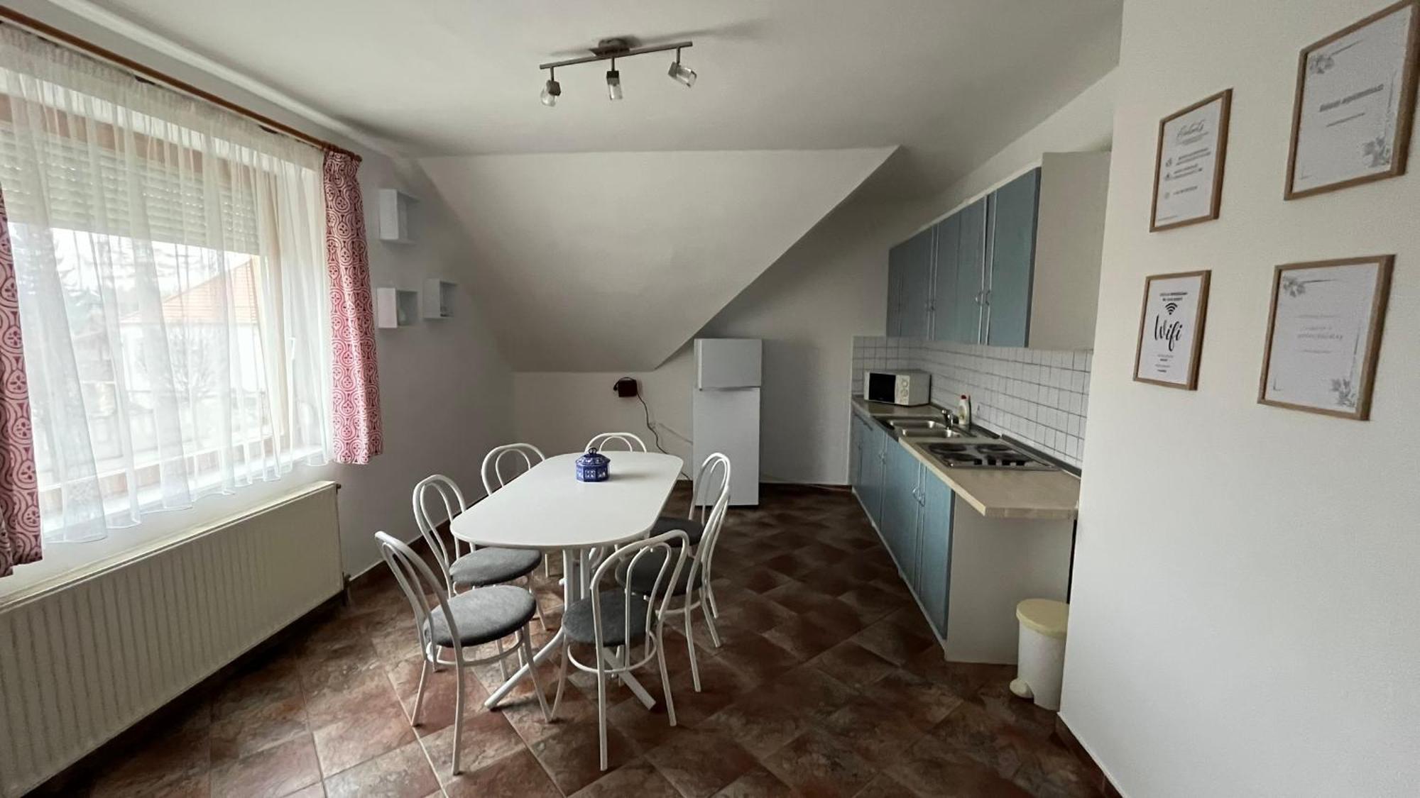Boezsi Apartman ชาร์วาร์ ภายนอก รูปภาพ