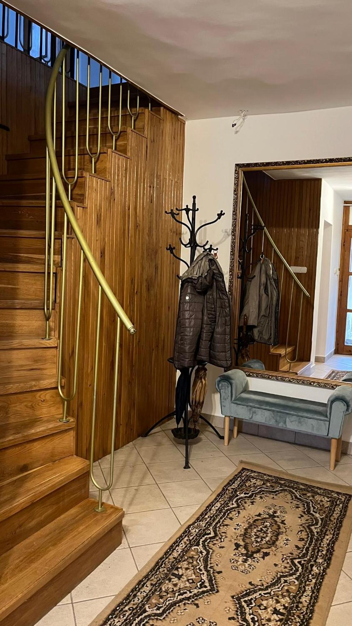 Boezsi Apartman ชาร์วาร์ ภายนอก รูปภาพ